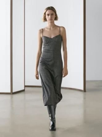 Midi-klänning med spaghettiband