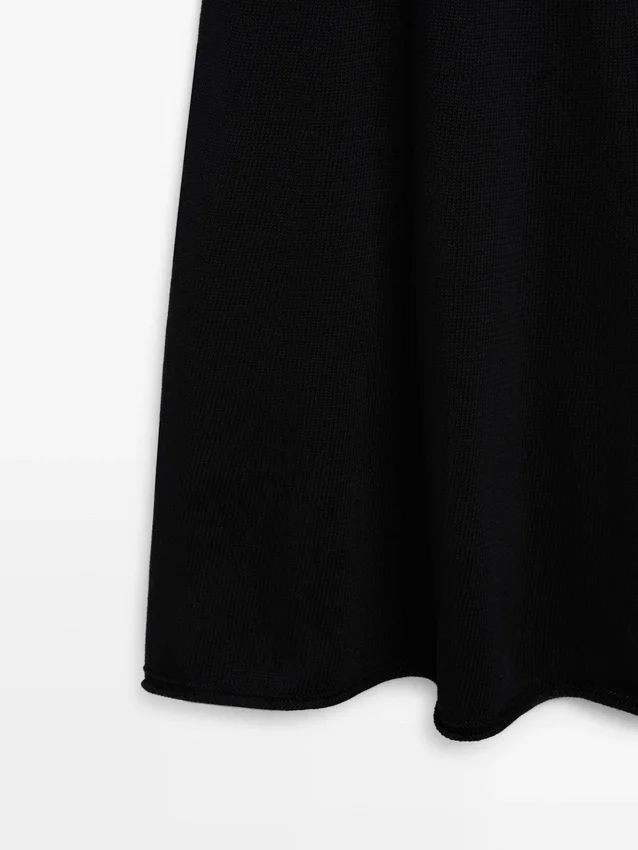 Midiklänning i 100 % bomull med kontraststickning Midiklänning i 100 % bomull med kontraststickning