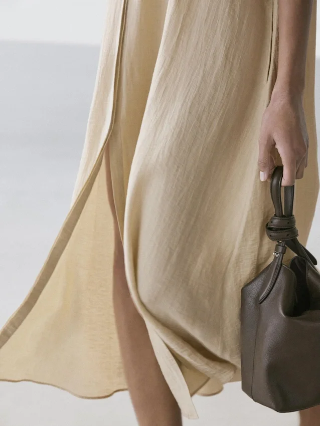 Midiklänning i linneblandning med pikétröjkrage Midiklänning i linneblandning med pikétröjkrage