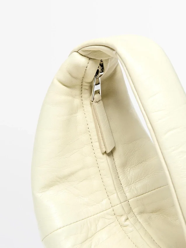 Mini-halvmåneväskor i nappaläder Mini-halvmåneväskor i nappaläder