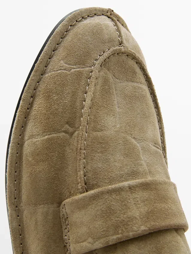 Mjuka loafers i spaltat läder Mjuka loafers i spaltat läder