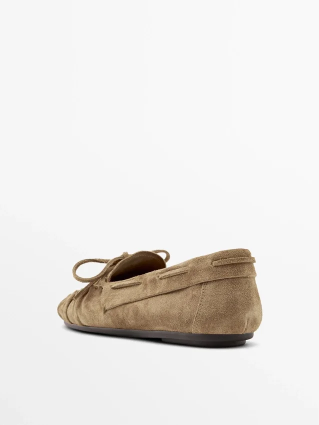Mjuka Loafers med rynkad detalj Mjuka Loafers med rynkad detalj