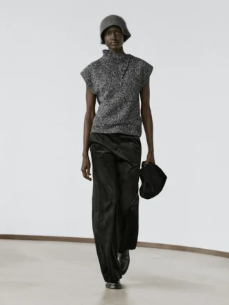 Moulina-stickad väst med krage