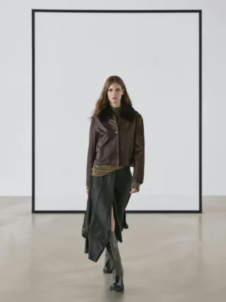 Nappaläderjacka med krage i lammskinn Nappaläderjacka med krage i lammskinn