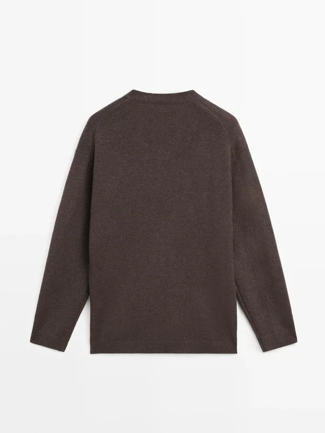 Oversize-stickad tröja med V-ringning Oversize-stickad tröja med V-ringning