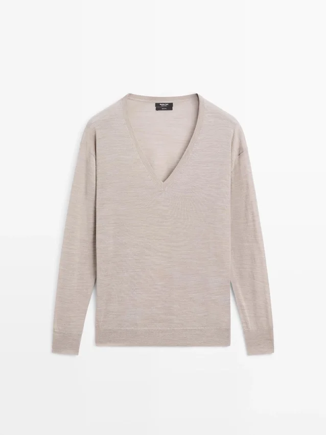 Oversize-stickad tröja med V-ringning Oversize-stickad tröja med V-ringning