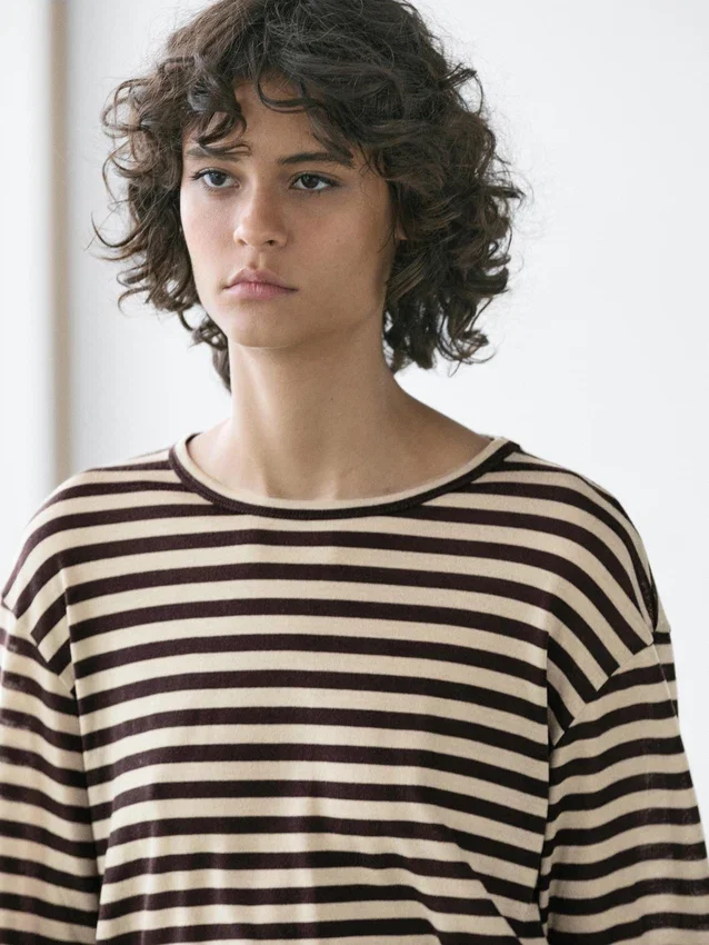 Oversize-T-shirt med långa ärmar och ränder Oversize-T-shirt med långa ärmar och ränder