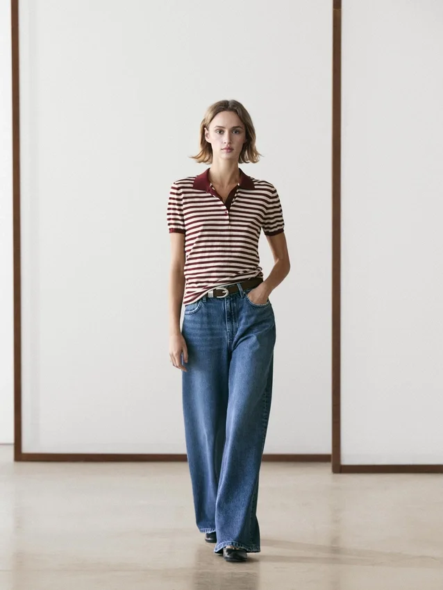 Pikétröja i bomull med randiga detaljer Pikétröja i bomull med randiga detaljer