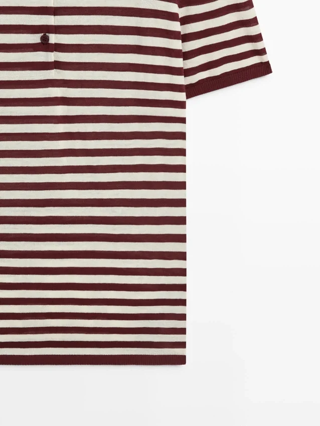 Pikétröja i bomull med randiga detaljer Pikétröja i bomull med randiga detaljer