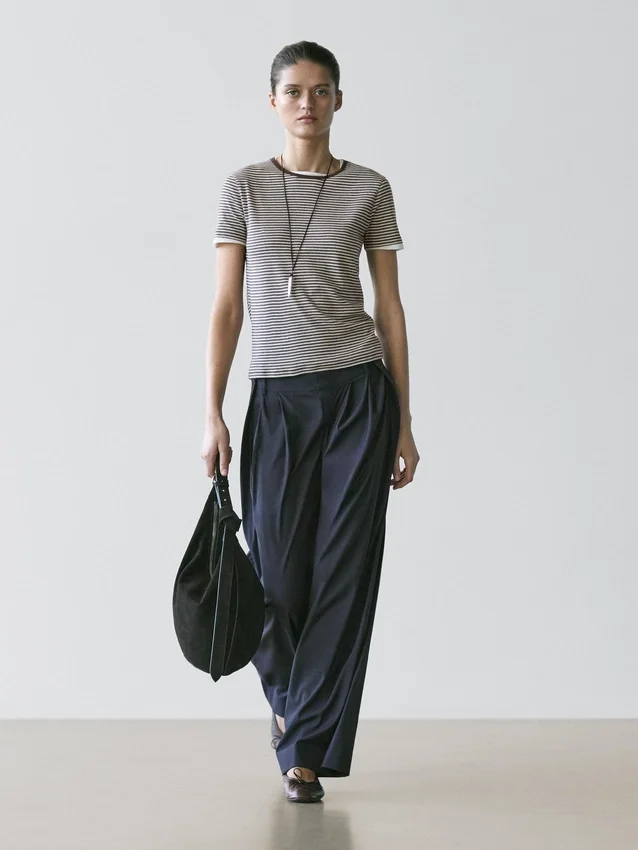 Randig dubbellagert T-shirt med korta ärmar Randig dubbellagert T-shirt med korta ärmar