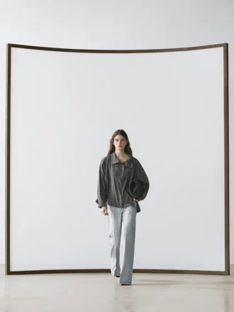 Randig, ledig skjorta med krage