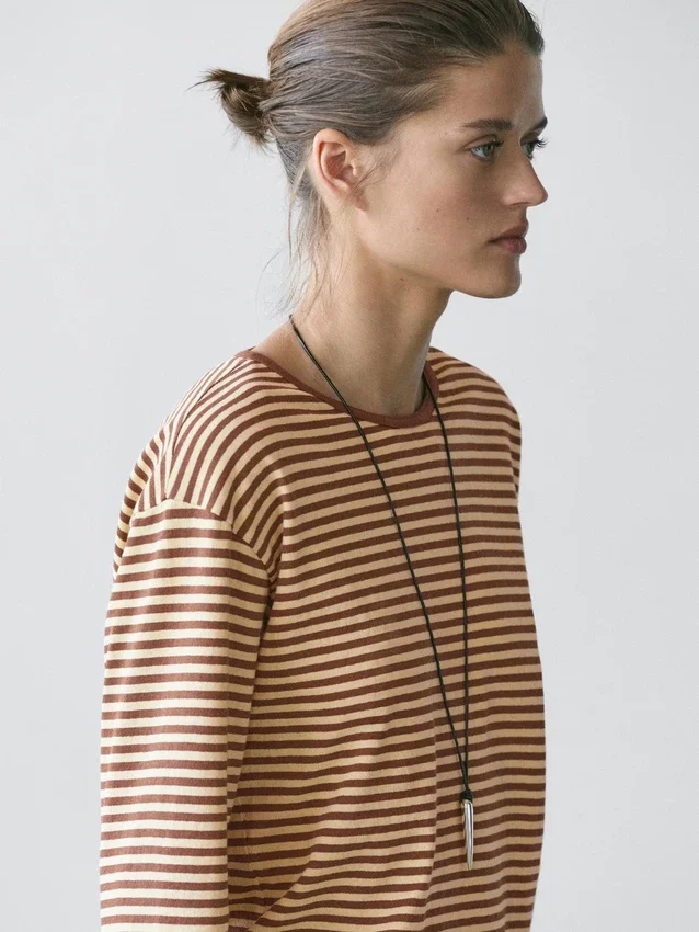 Randig långärmad bomullst-shirt Randig långärmad bomullst-shirt