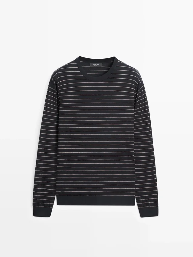 Randig långärmad stickad tröja Randig långärmad stickad tröja