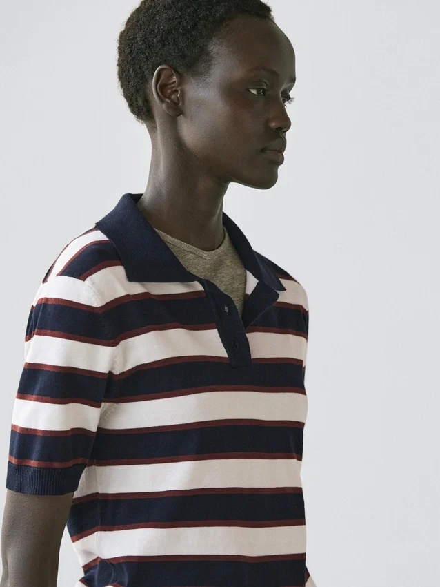 Randig stickad pikétröja Randig stickad pikétröja