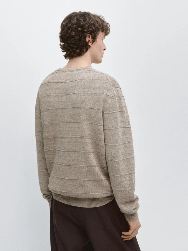 Randig stickad tröja med rund hals Randig stickad tröja med rund hals