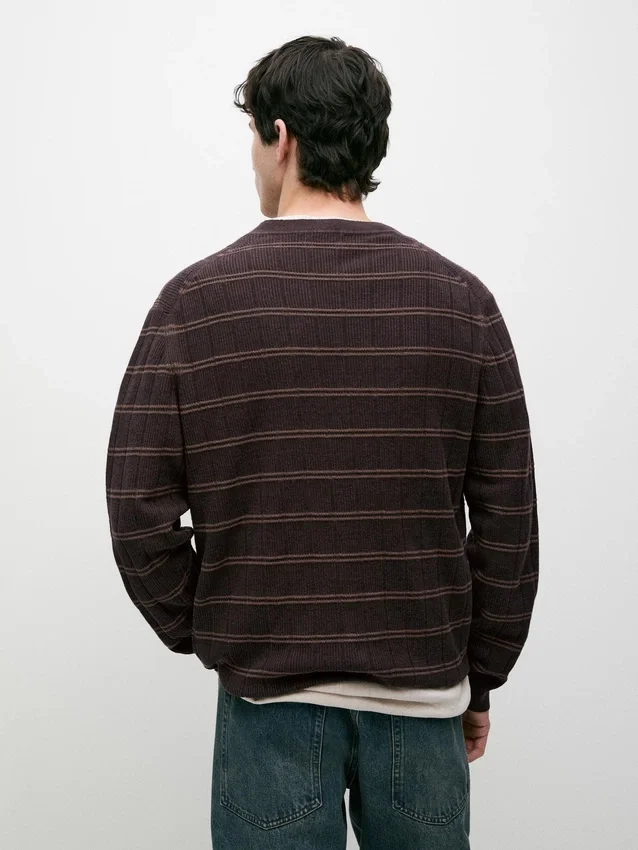 Randig stickad tröja med rund hals Randig stickad tröja med rund hals