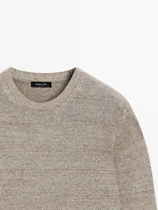 Randig stickad tröja med rund hals Randig stickad tröja med rund hals