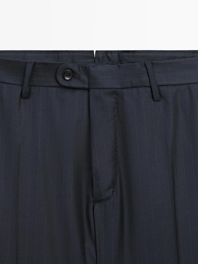 Randiga kostymbyxor i sval ull Randiga kostymbyxor i sval ull