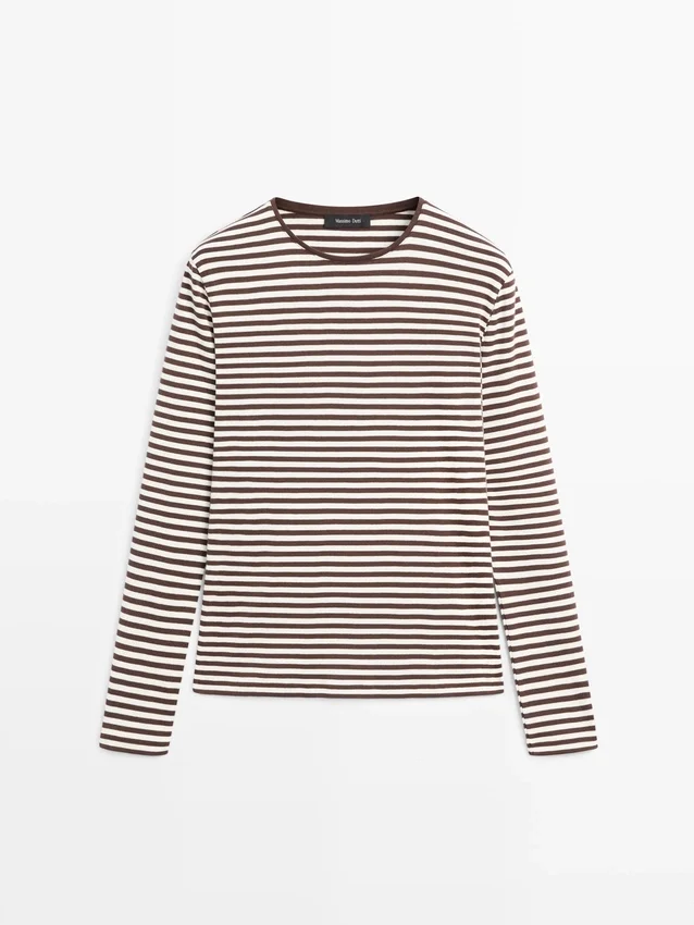 Randiga långärmade T-shirts med kontrastdetaljer Randiga långärmade T-shirts med kontrastdetaljer