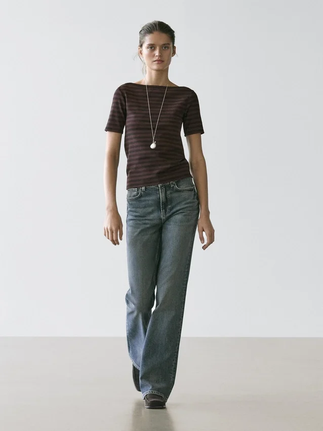 Randiga T-shirts med korta ärmar och båthals Randiga T-shirts med korta ärmar och båthals