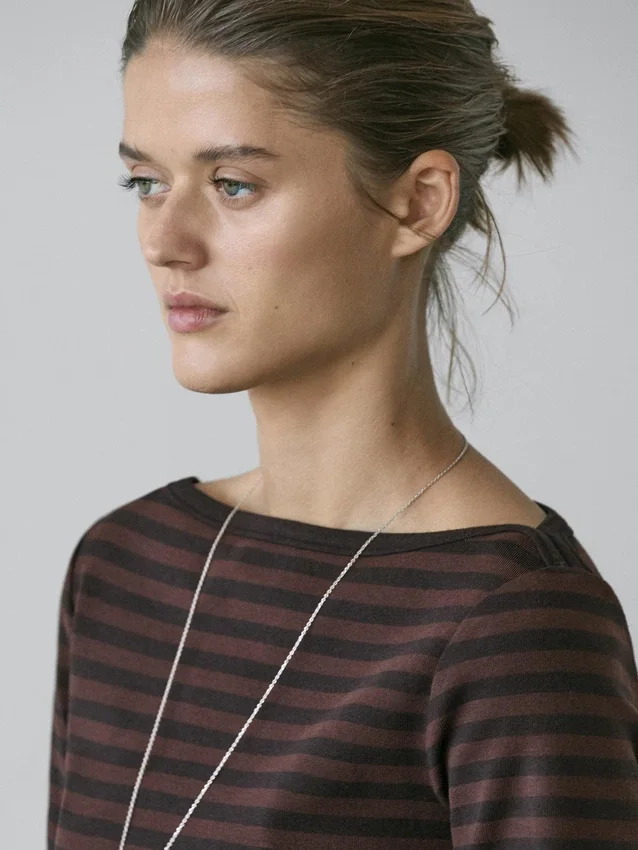 Randiga T-shirts med korta ärmar och båthals Randiga T-shirts med korta ärmar och båthals