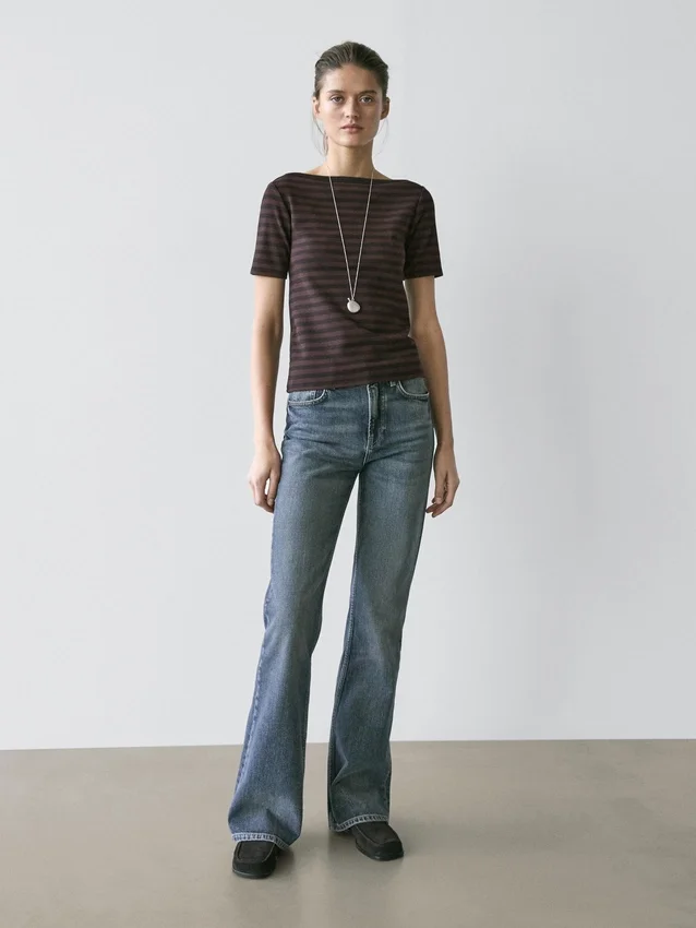 Randiga T-shirts med korta ärmar och båthals Randiga T-shirts med korta ärmar och båthals