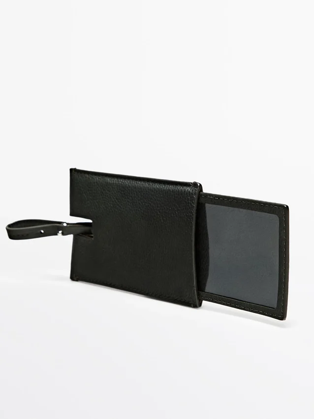 Resemärke i nappaläder Resemärke i nappaläder