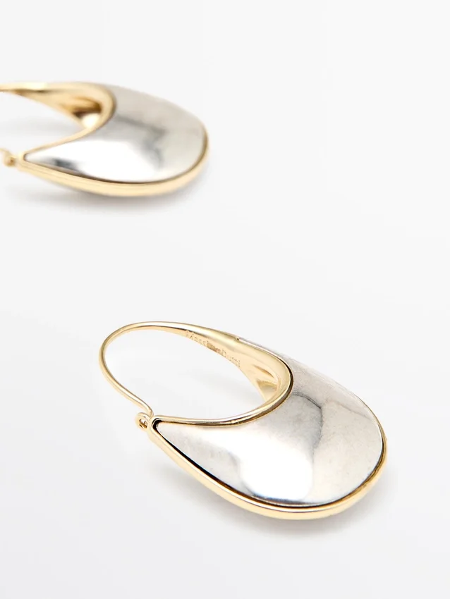 Örhängen med kontrastringar Örhängen med kontrastringar