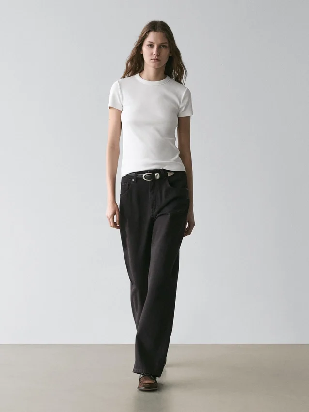 Ribbad, kraftig T-shirt med korta ärmar Ribbad, kraftig T-shirt med korta ärmar