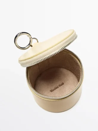 Rund väska i nappaläder med strass