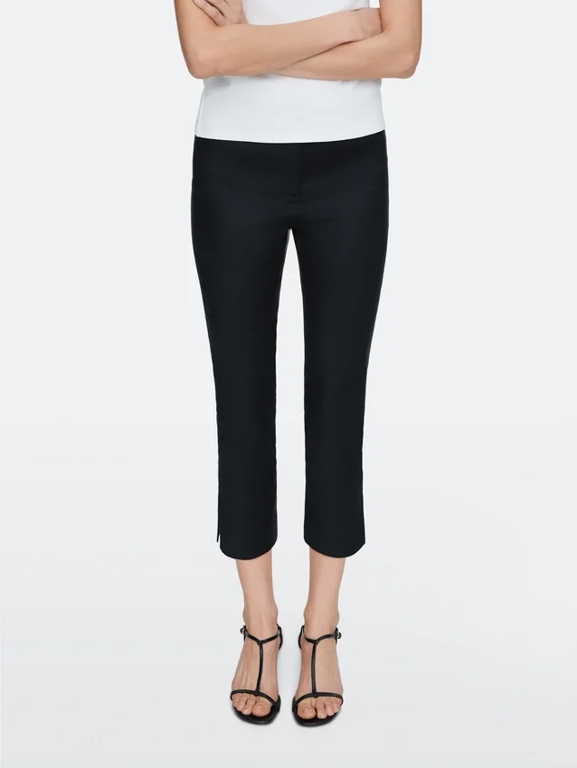 Sandaler med remmar och medelhög klack Sandaler med remmar och medelhög klack