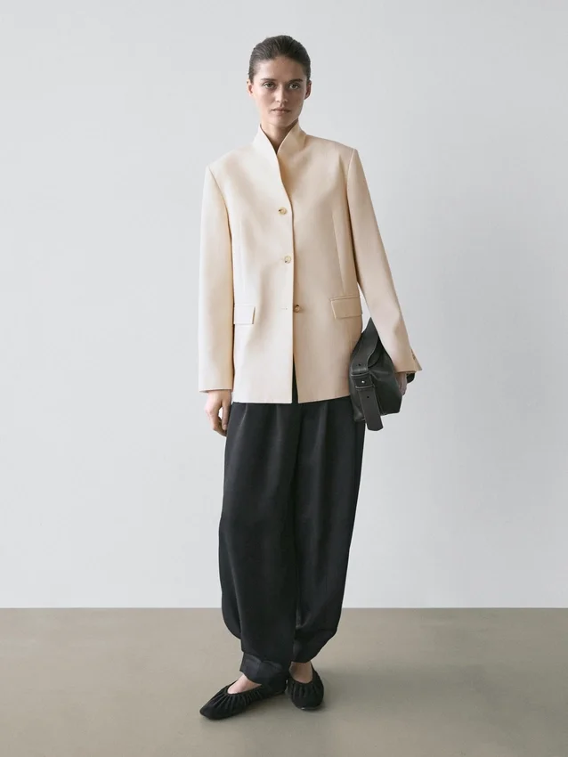 Satinkavajer med hög hals Satinkavajer med hög hals