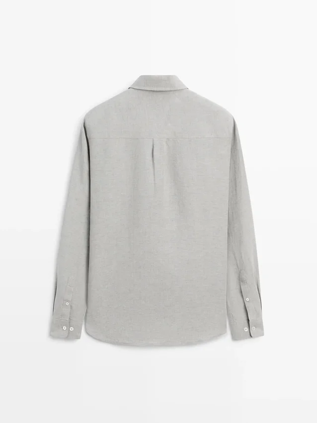Skjorta i 100 % linne med fickdetaljer Skjorta i 100 % linne med fickdetaljer