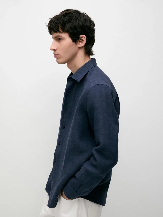 Skjorta i 100 % linne med normal passform Skjorta i 100 % linne med normal passform