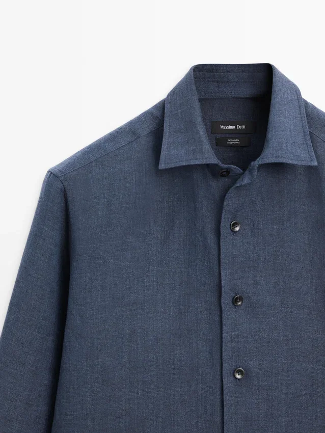 Skjorta i 100 % linne med normal passform Skjorta i 100 % linne med normal passform