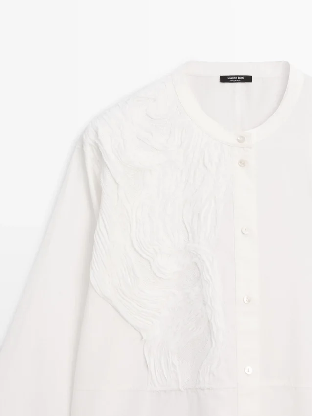 Skjorta i bomullsblandning med broderade detaljer Skjorta i bomullsblandning med broderade detaljer