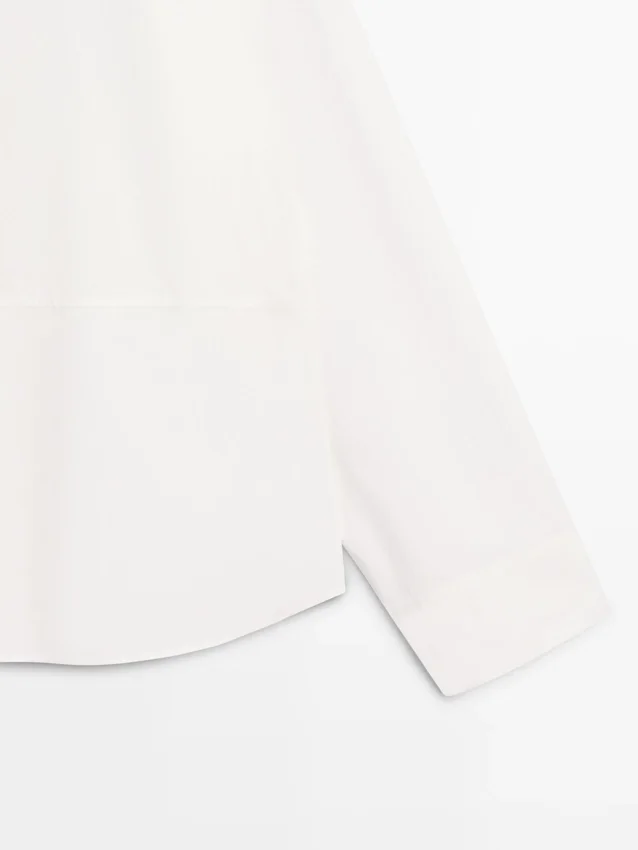 Skjorta i bomullsblandning med broderade detaljer Skjorta i bomullsblandning med broderade detaljer