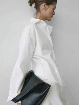 Skjorta i bomullspoplin med insnitt