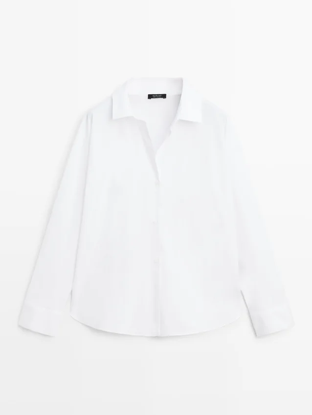 Skjorta i bomullspoplin med insnitt Skjorta i bomullspoplin med insnitt