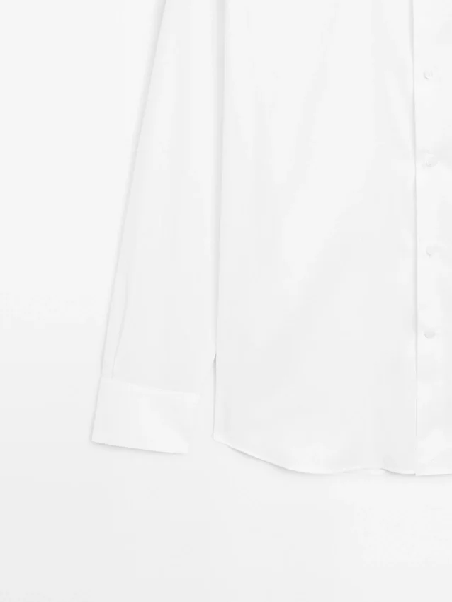 Skjorta i normal passform av 100 % bomull Skjorta i normal passform av 100 % bomull