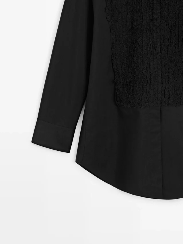 Skjorta med hängslen och broderade detaljer Skjorta med hängslen och broderade detaljer