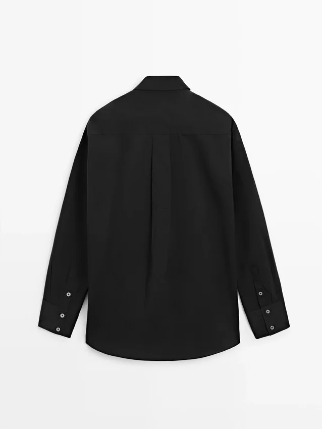 Skjorta med hängslen och broderade detaljer Skjorta med hängslen och broderade detaljer