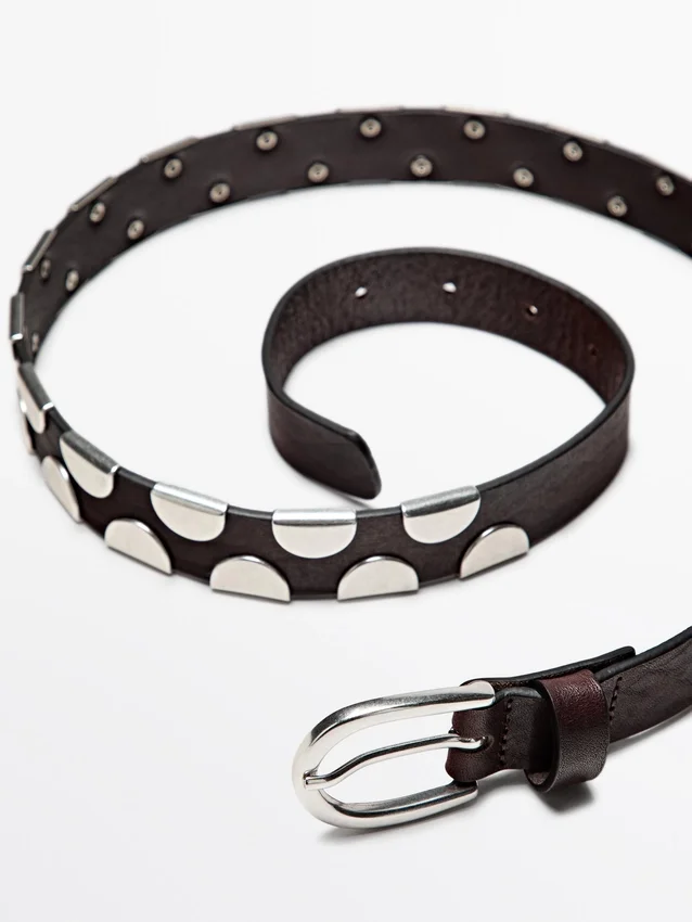 Skärp med metallapplikationer Skärp med metallapplikationer