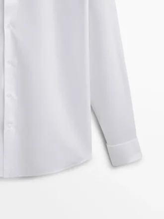Slim fit-skjorta i bomull med dubbla manschetter
