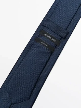 Slips i 100 % silke med struktur