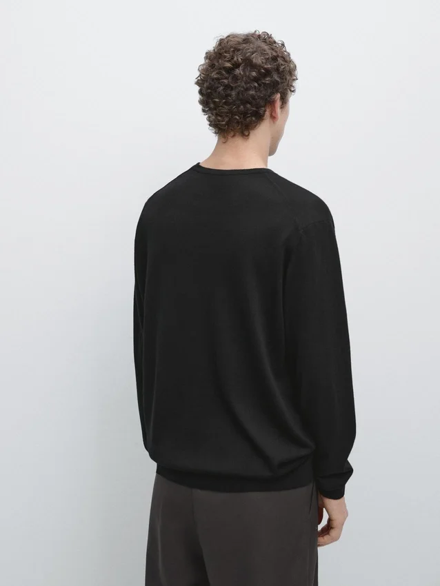 Stickad tröja i merinoull Stickad tröja i merinoull