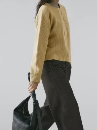 Stickad tröja i ullblandning