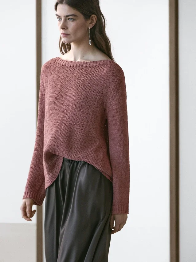 Stickad tröja med båthals Stickad tröja med båthals