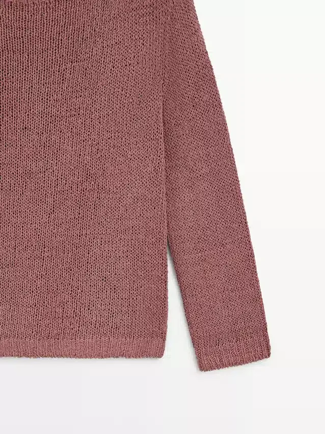 Stickad tröja med båthals Stickad tröja med båthals