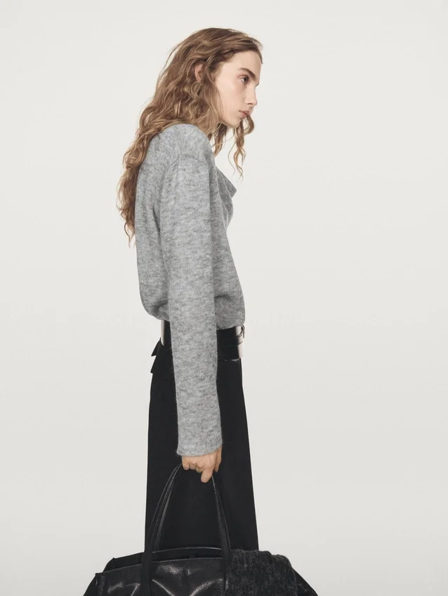 Stickad tröja med krage Stickad tröja med krage